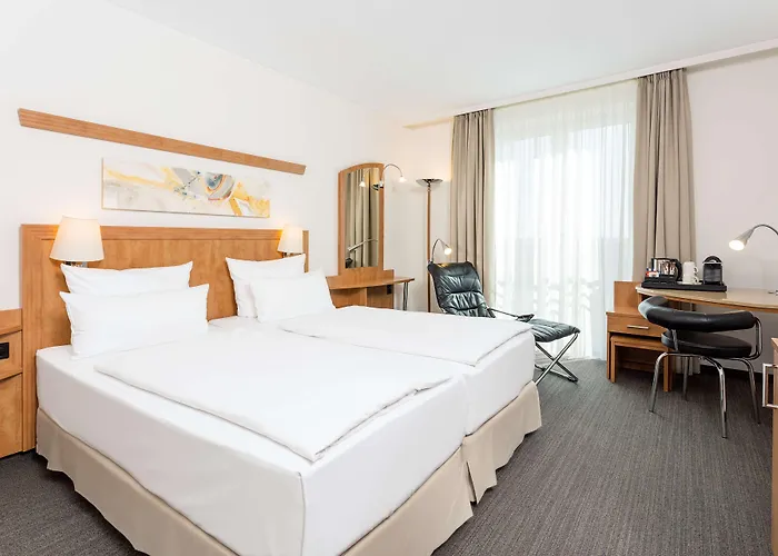 Plaza Horner Rennbahn Hotel 4*