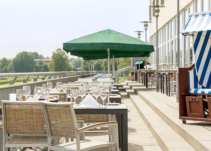 Plaza Horner Rennbahn Hotel 4*